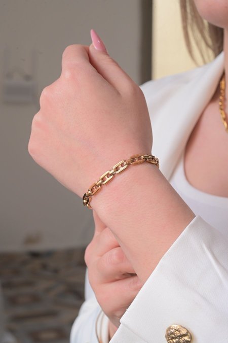 اسواره مريم ذهبي مربعات