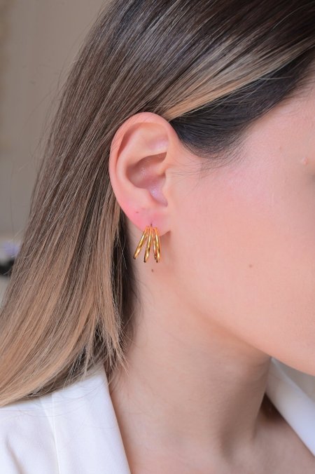 حلق مريم ذهبي