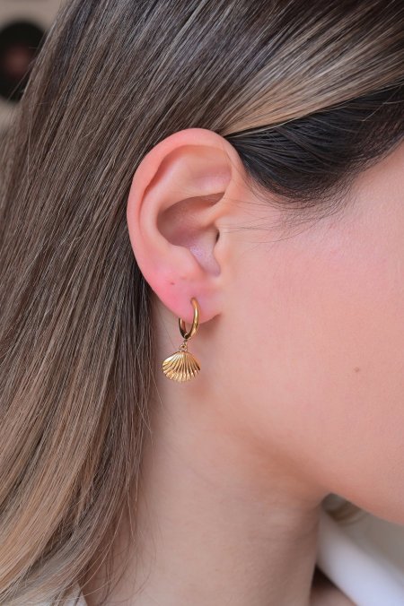 حلق مريم ذهبي صدفه