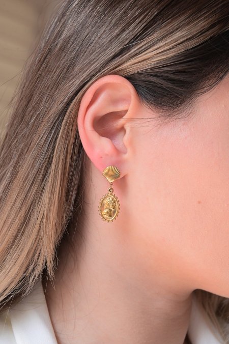 حلق مريم ذهبي صدفه مع ليره