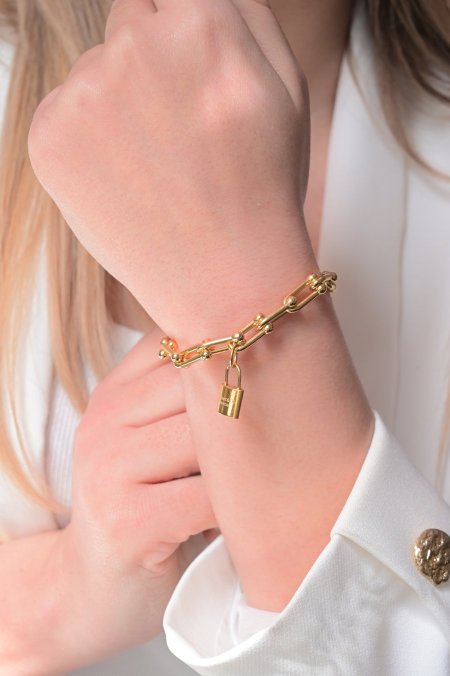 اسواره تيفاني رفيع