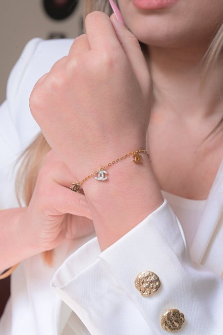 اسواره شانيل ذهبي مع زركون