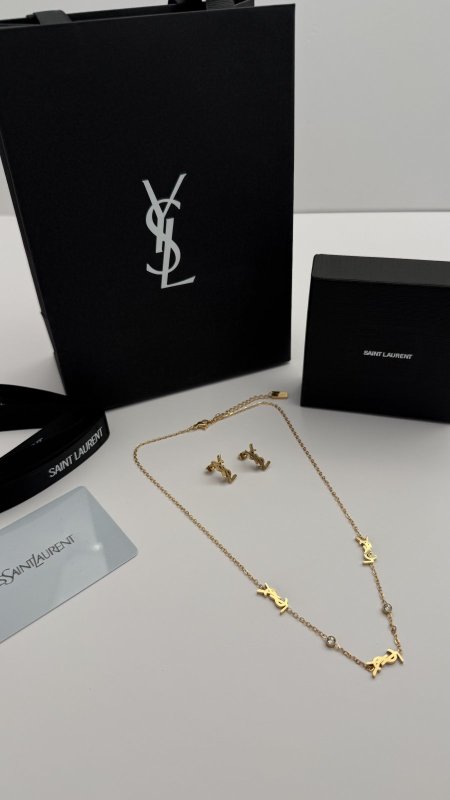 طقم ماركه حلق مع سنسال ysl شامل الملحقات الاصليه
