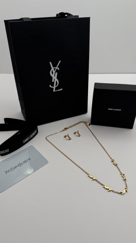 طقم ماركه حلق مع سنسال ysl شامل الملحقات الاصليه