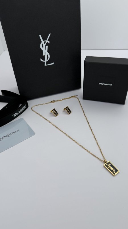 طقم ماركه حلق مع سنسال ysl شامل الملحقات الاصليه