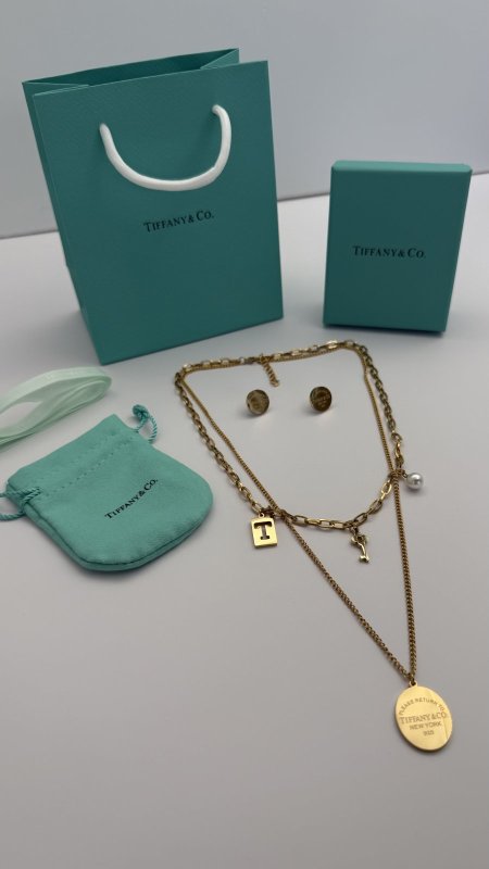 طقم ماركه حلق مع سنسال (TIFFANY & CO تيفاني ) شامل الملحقات الاصليه