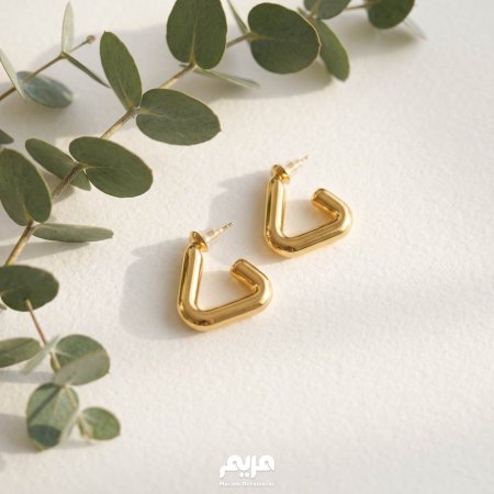 حلق ذهبي مثلث