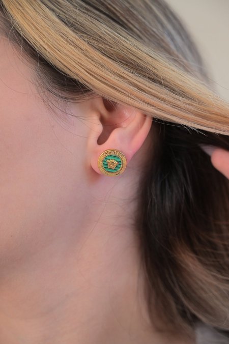 حلق فيرزاتشي لون اخضر